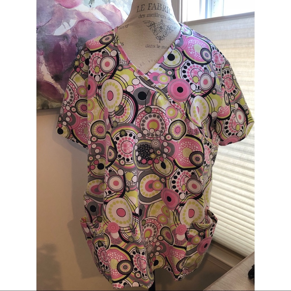 Scrubs Tops Geometric Pattern